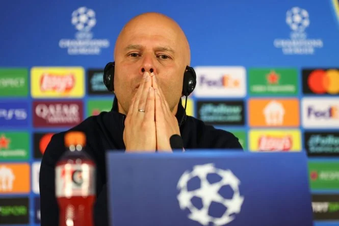 arne-slottan-galatasaraya-sert-elestiri-Ur7rAFPR.jpg