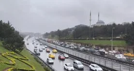 istanbul-trafigi-bayramda-da-hareketli-yogunluk-devam-ediyor-nrkhyCmC.jpg