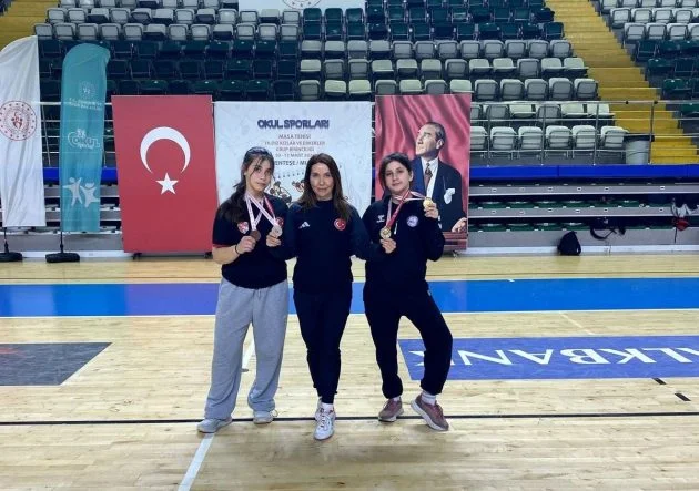 koycegizli-ogrencilerden-bilek-guresinde-ilk-madalya-9WcOtgOn.jpg