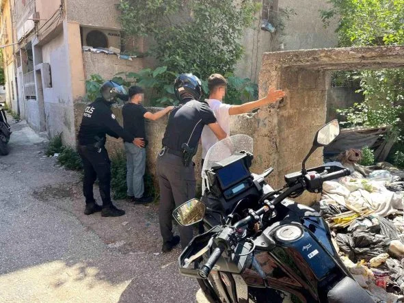 Adana’da metruk binalara narkotik denetimi