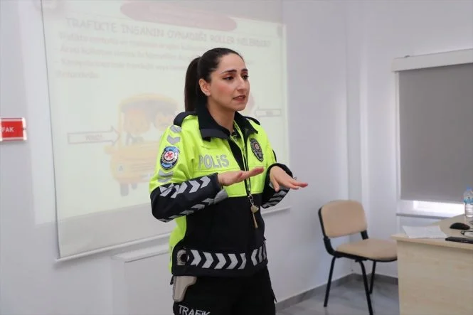 eskisehir-cocuk-trafik-egitim-parkinda-9-bin-853-cocuk-egitim-aldi-a5OphZEd.jpg