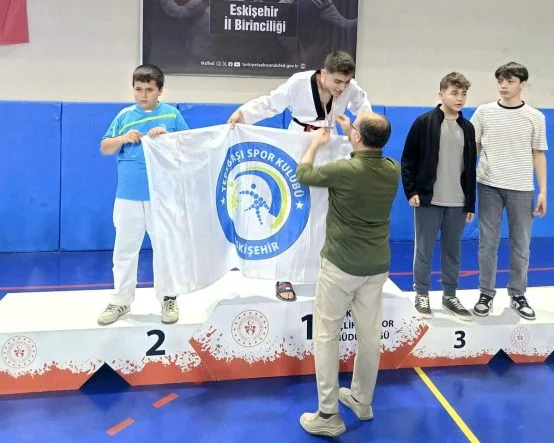 eskisehirde-taekwondo-musabakalari-sone-erdi-AOks94zn.jpg