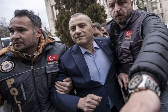 gulistan-doku-sorusturmasinda-eski-vali-tuncay-sonele-5-ayri-suclama-tQP4fyPp.jpg