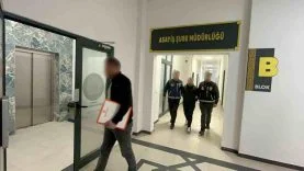 kocaelide-caldigi-aracla-manisaya-kacip-sahte-kimlikle-otelde-konakladi-ZyQsbPNO.jpg