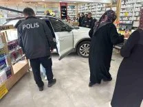 kontrolden-cikan-otomobil-eczaneye-daldi-1-yarali-iHfgeQlP.jpg