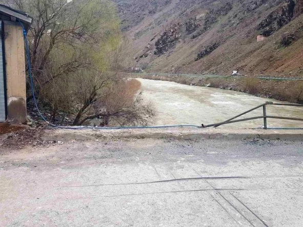 Taşbaşı Köprüsü hasar gördü