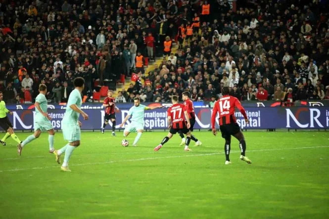 Trendyol Süper Lig: Gaziantep FK: 3 Kayserispor: 0 (Maç sonucu)