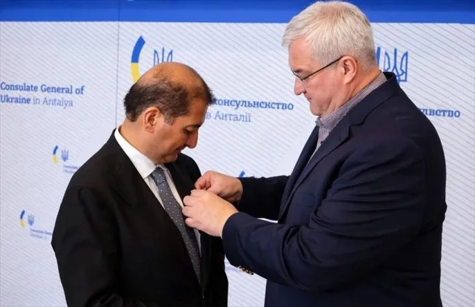 ukraynanin-adana-fahri-konsolosu-sakaryaya-ukraynadan-devlet-nisani-LsqMY6X2.jpg